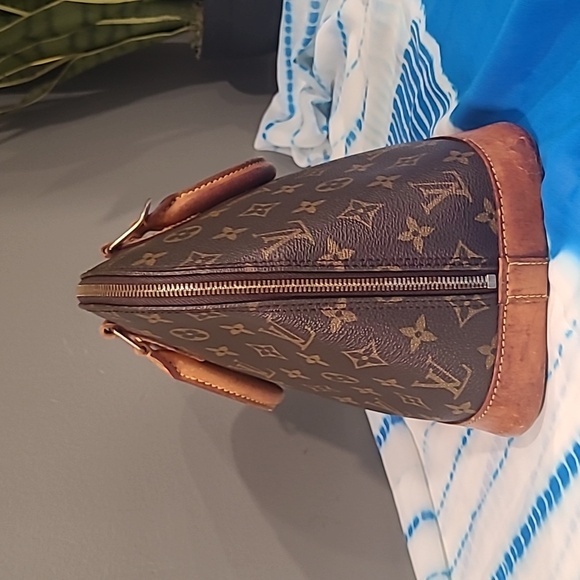 LOUIS VUITTON AUTHENTIC - Picture 3 of 16